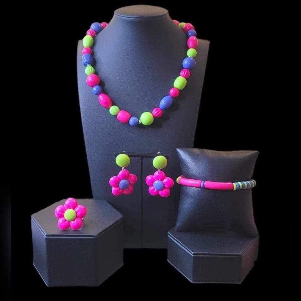 Multicolor set